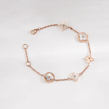 กำไลข้อมือผู้หญิง LAMY Four Leaf Flower Bracelet สีโรสโกลด์ รุ่น 2020