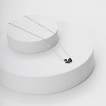 สร้อยคอรูปหงส์ LAMY Swan Pendant Black สีดำ รุ่น 6041