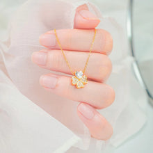 สร้อยคอผู้หญิง LAMY รุ่น Graceful Leaf Pendant สีโรสโกลด์ รหัส 6386GG