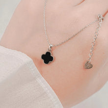 สร้อยคอผู้หญิง LAMY Black Onyx Flower Silver Necklace รุ่น 6392SV